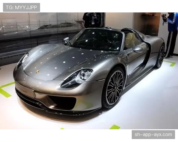 阿萨尔森训练完顺手买了辆超跑,说是为了省油 阿萨尔森训练完顺手买了辆超跑,说是为了省油